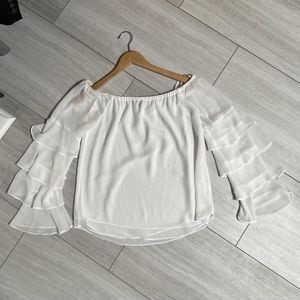 Off shoulder, ruffle sleeves